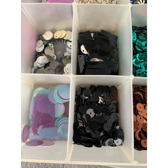 Assorted Sequins & Shapes Craft Box Jewelry Crafts - Picture 3 of 11